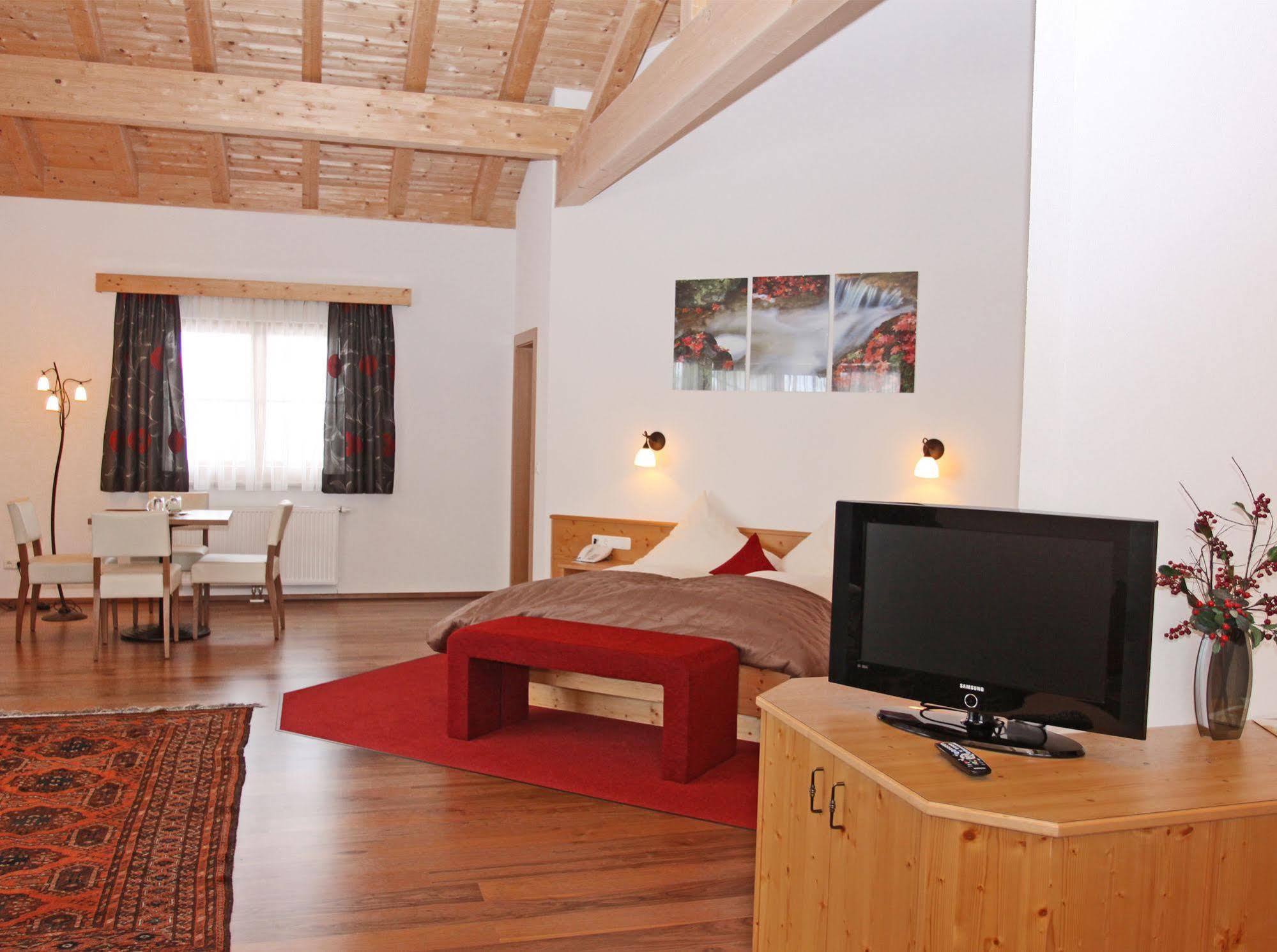 Goldene Rose Hotel 3*
