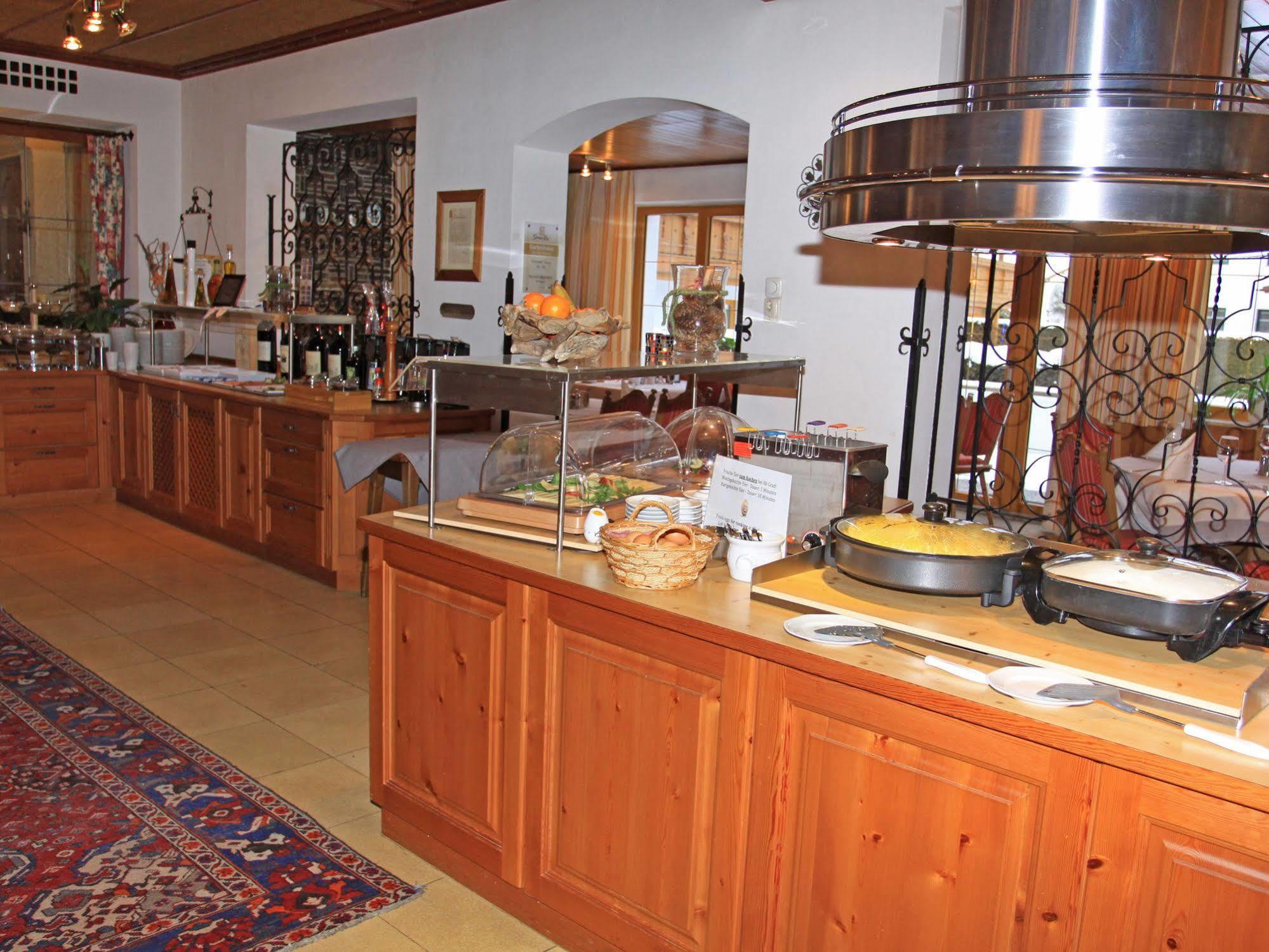 Goldene Rose Hotel